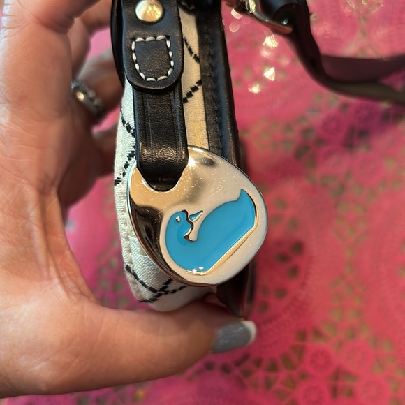 Dooney & Bourke Cream and Black Clutch - Picture 2 of 7